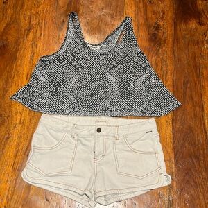 Size M Top/Size 7 Shorts Billabong Bundle